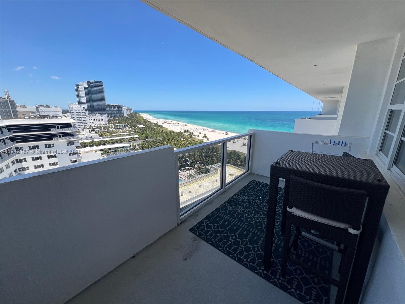 100 Lincoln Rd # 1637, Miami Beach FL 33139 — 2