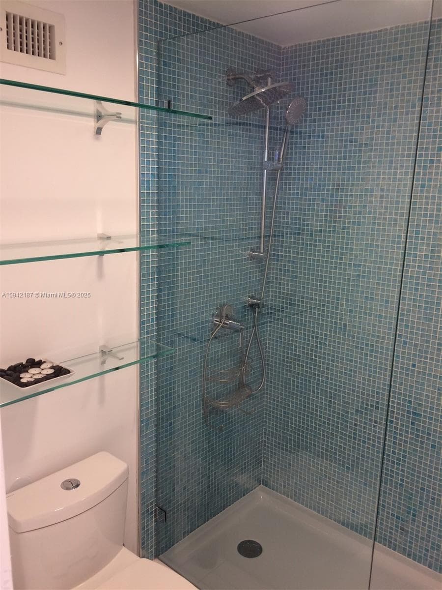 100 Lincoln Rd # 1637, Miami Beach FL 33139 — 22