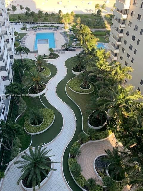 100 Lincoln Rd # 1219, Miami Beach FL 33139 — 11