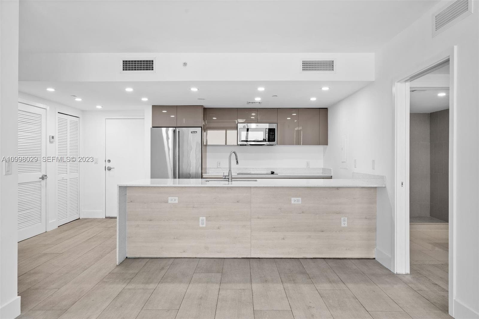 13800 Highland Dr # 504, North Miami Beach FL 33181 — 6