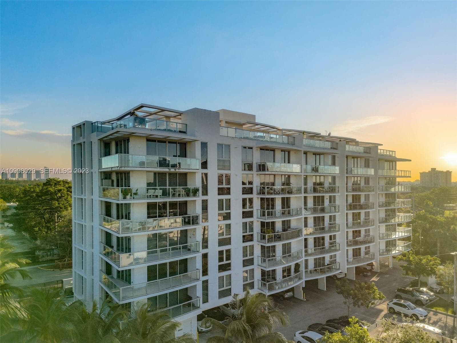 13800 Highland Dr # 504, North Miami Beach FL 33181 — 35