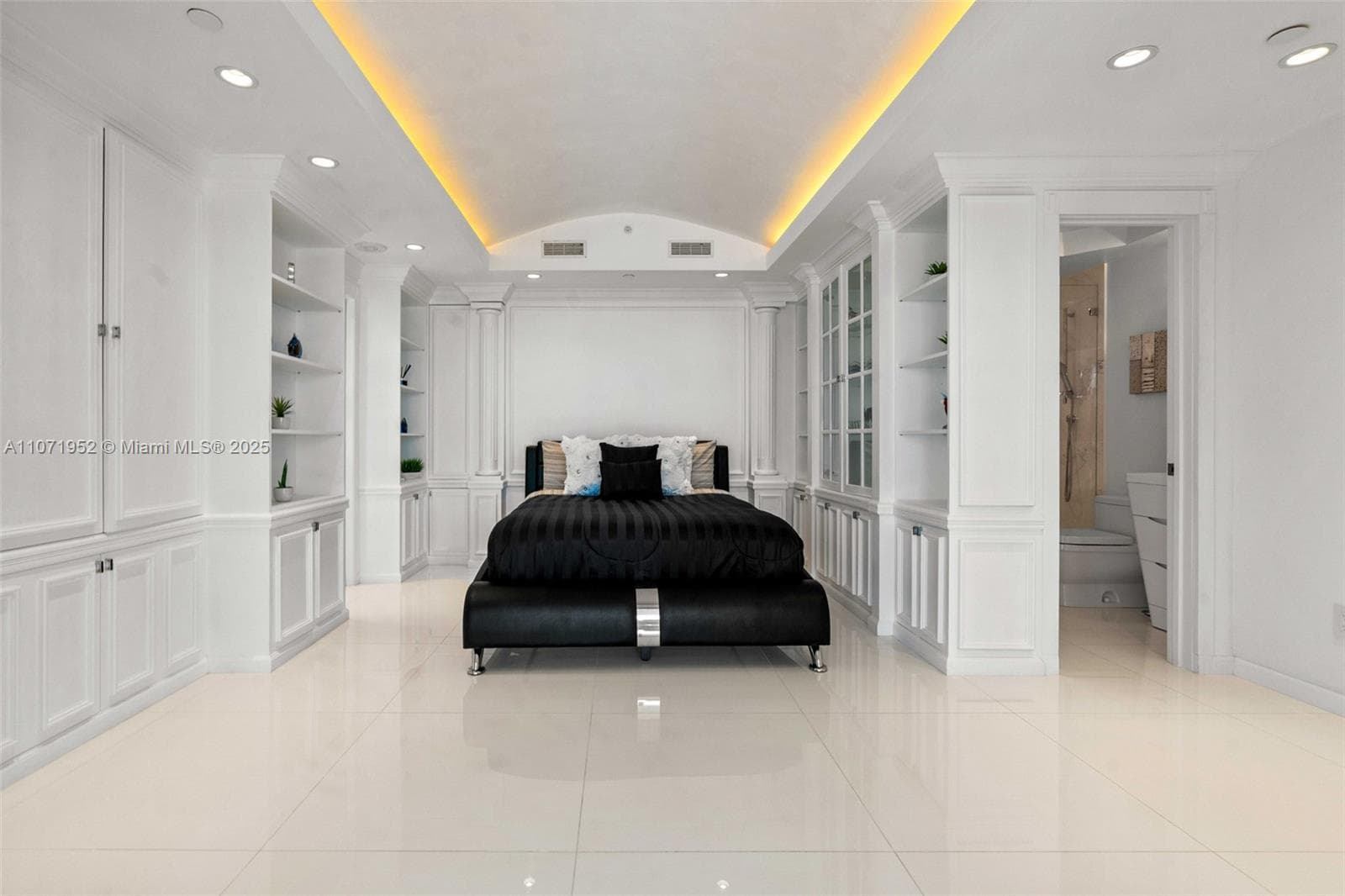 100 Lincoln Rd, Miami Beach FL 33139 — 6