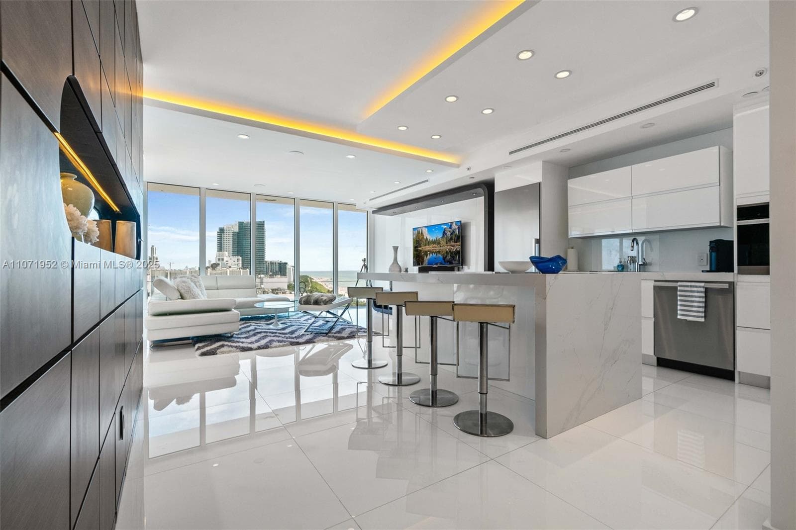 100 Lincoln Rd, Miami Beach FL 33139 — 7