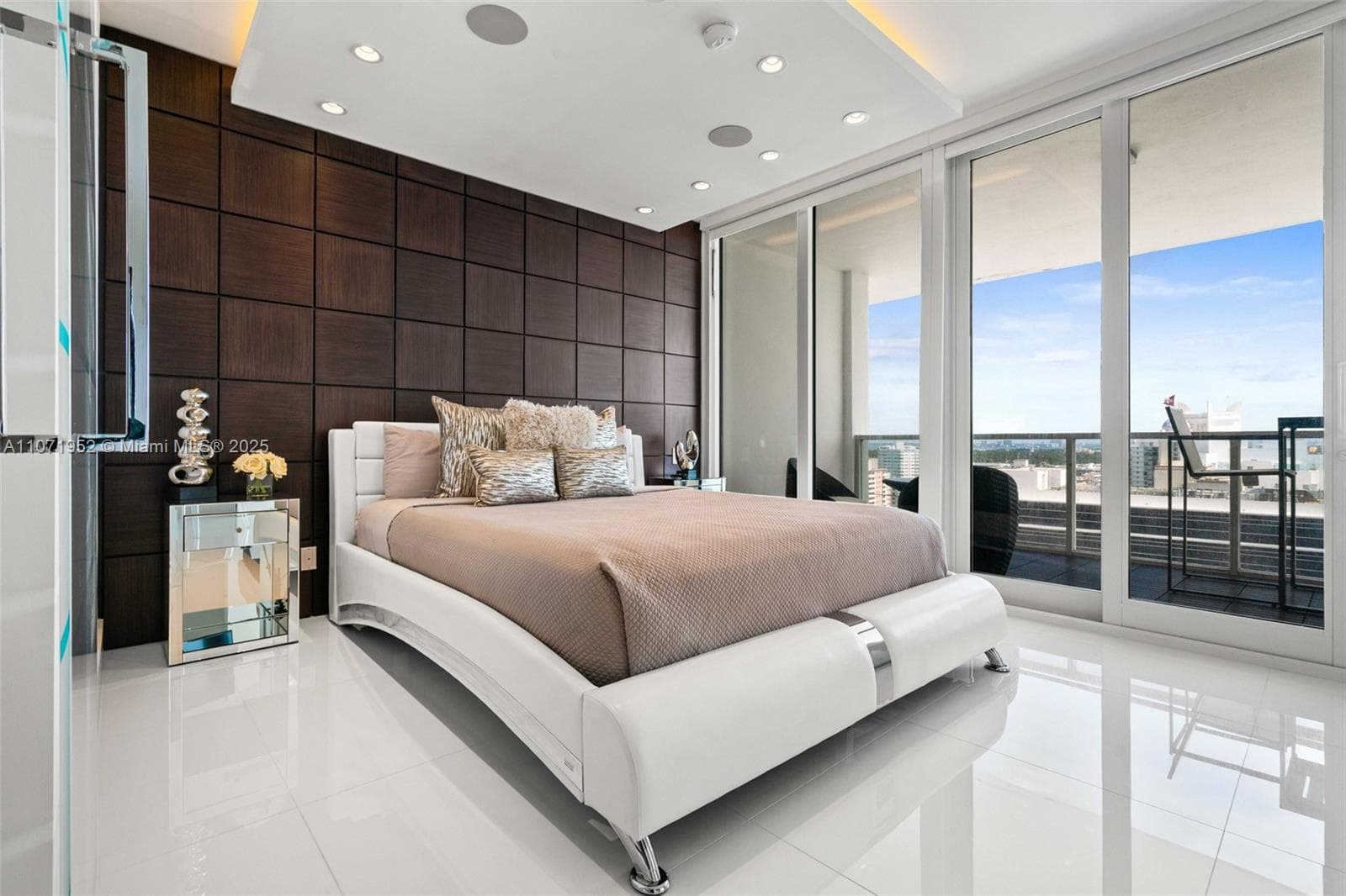 100 Lincoln Rd, Miami Beach FL 33139 — 3