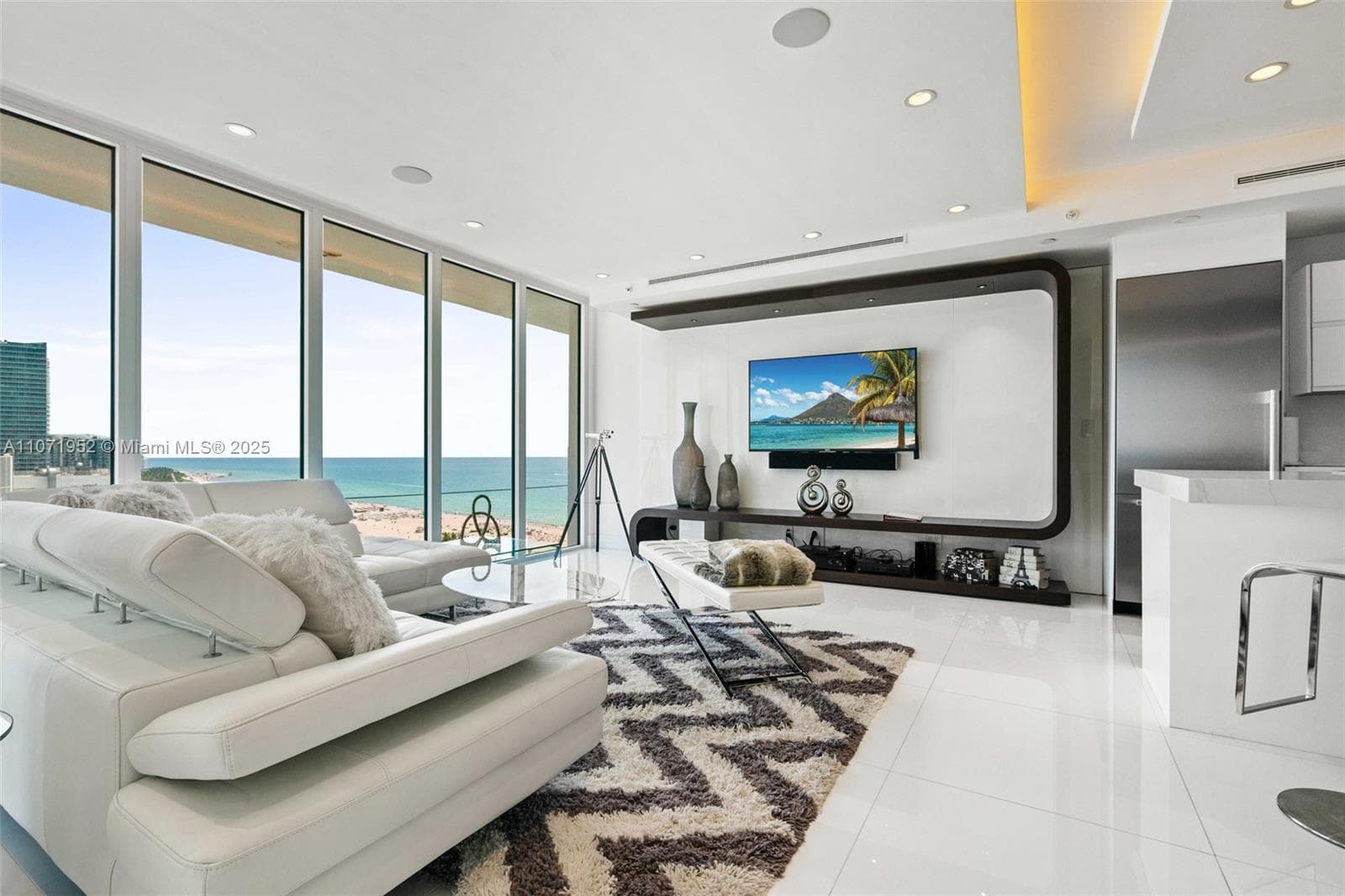 100 Lincoln Rd, Miami Beach FL 33139 — 1
