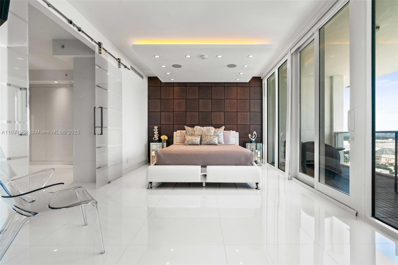 100 Lincoln Rd, Miami Beach FL 33139 — 14