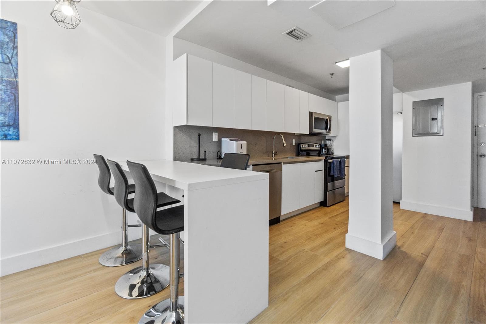 100 Lincoln Rd # 1627, Miami Beach FL 33139 — 5