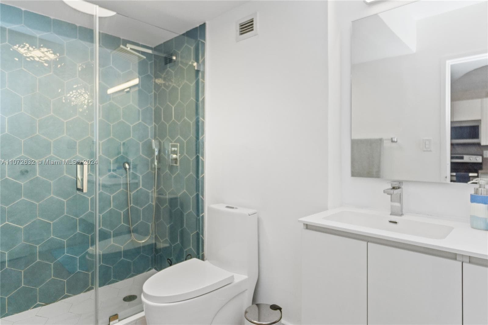 100 Lincoln Rd # 1627, Miami Beach FL 33139 — 10