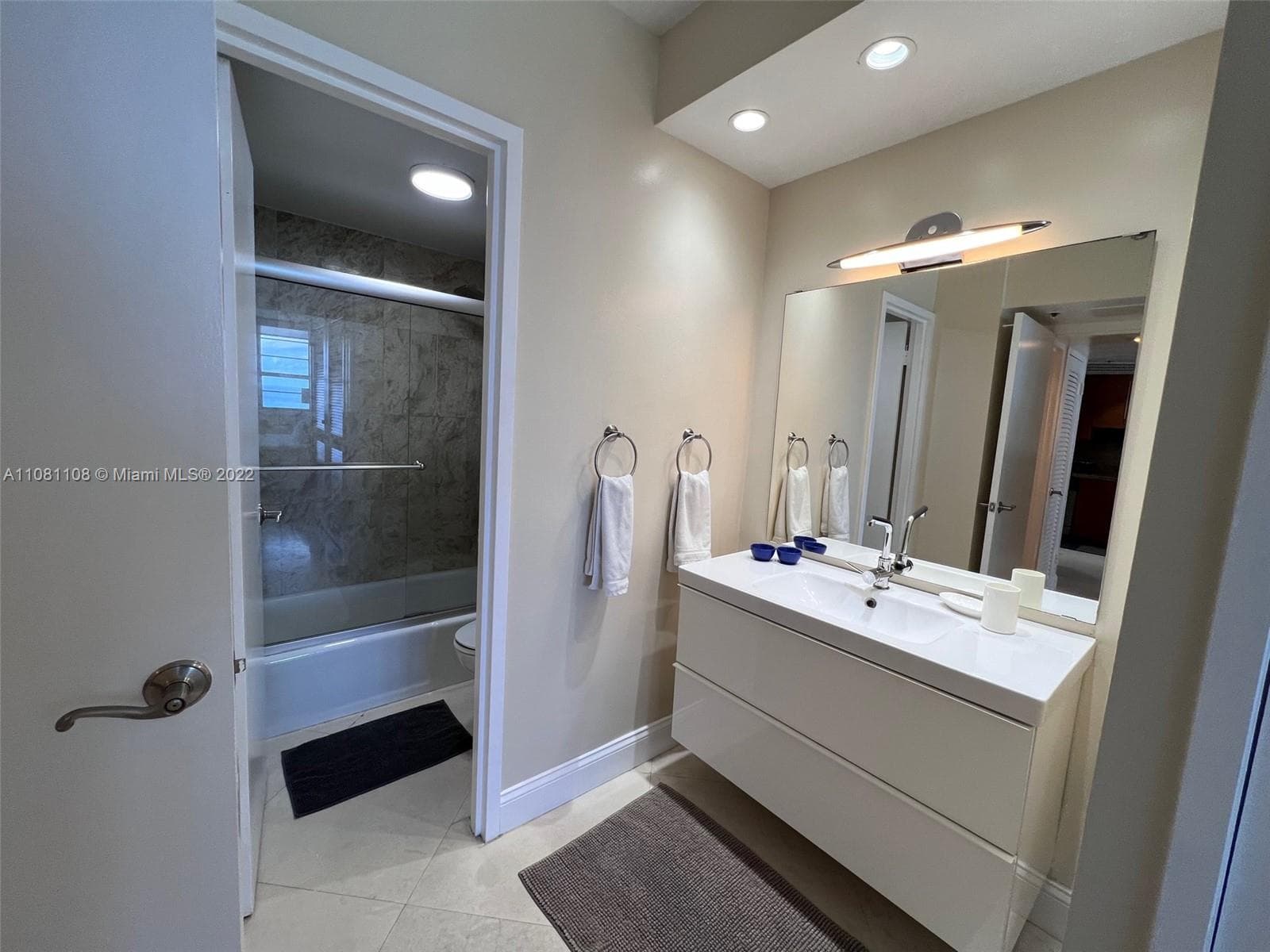 100 Lincoln Rd # 1121, Miami Beach FL 33139 — 12