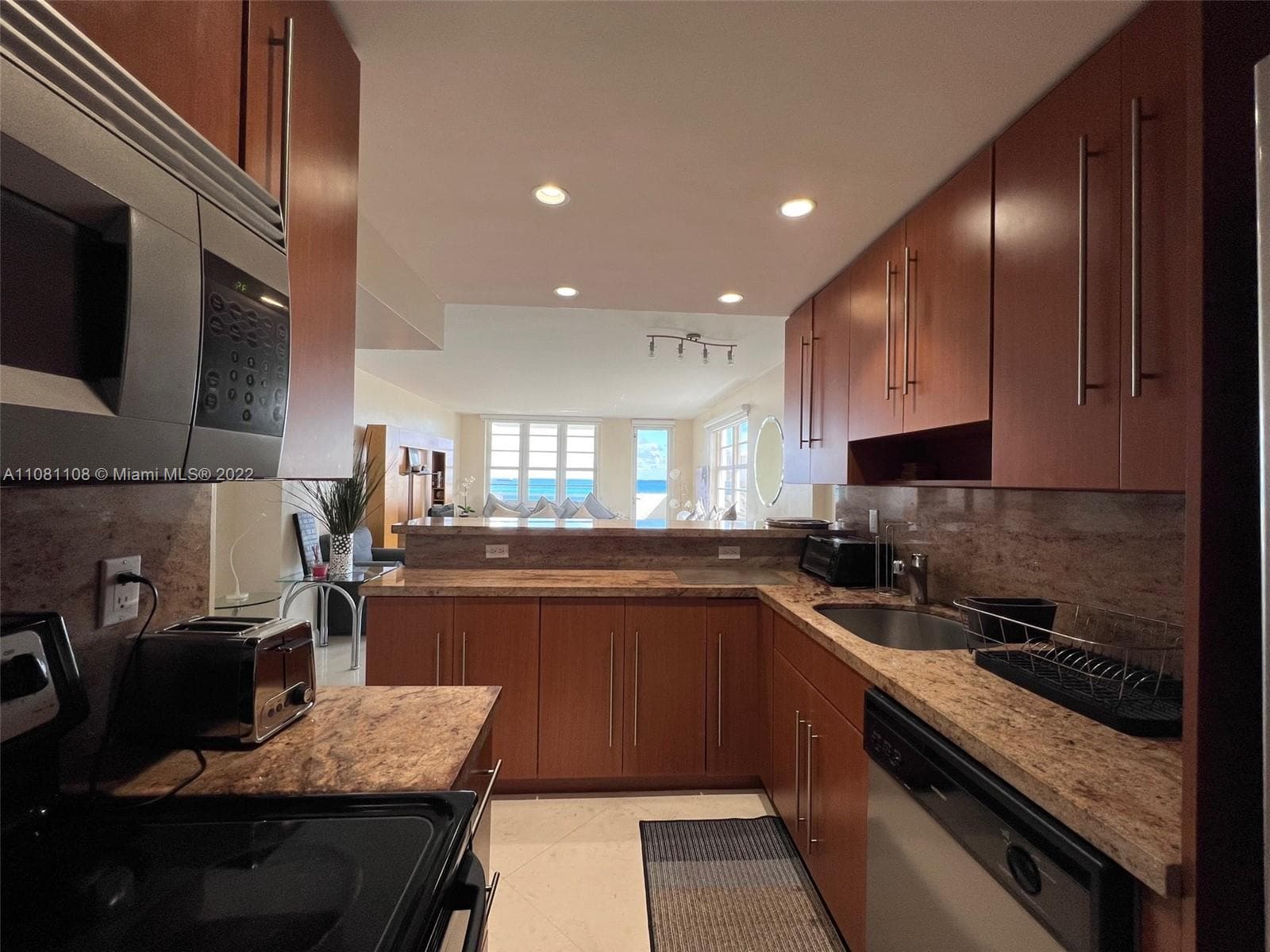 100 Lincoln Rd # 1121, Miami Beach FL 33139 — 9