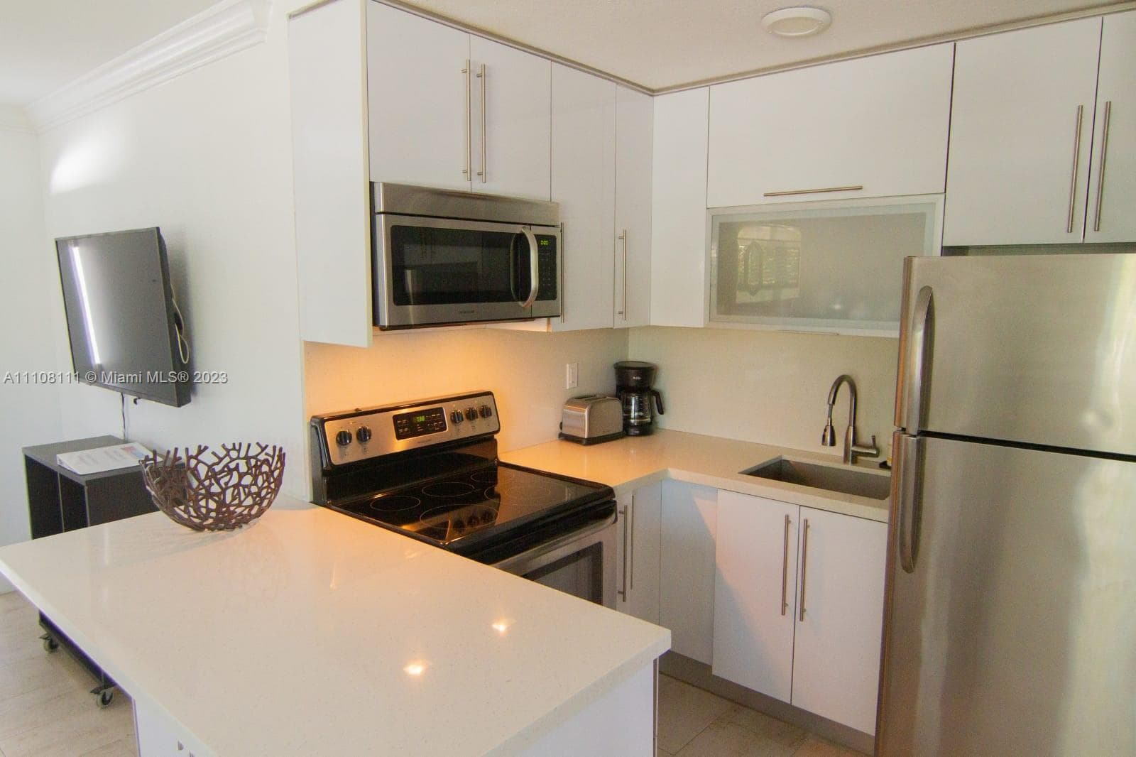 753 Michigan # 3A, Miami Beach FL 33139 — 8