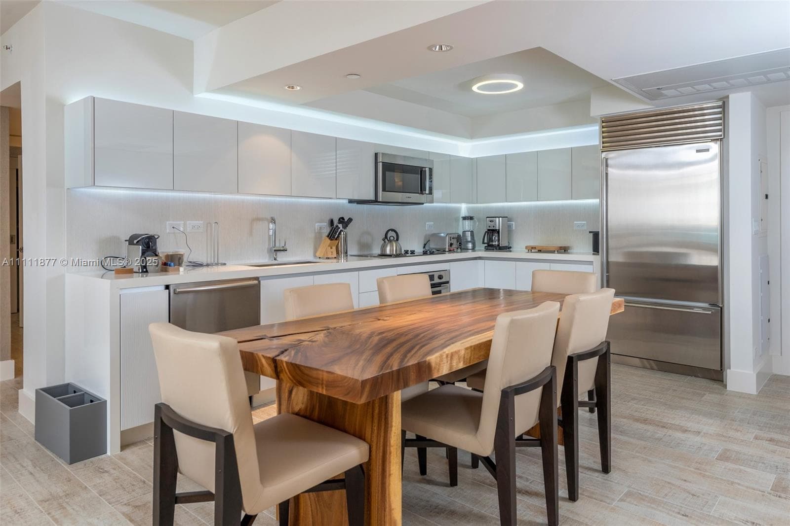 102 24th St # 915, Miami Beach FL 33139 — 15