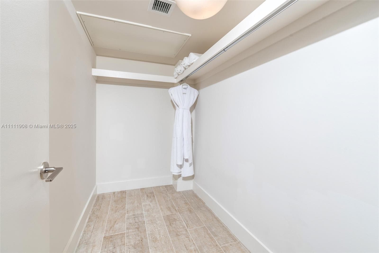 102 24th St # 1019, Miami Beach FL 33139 — 7