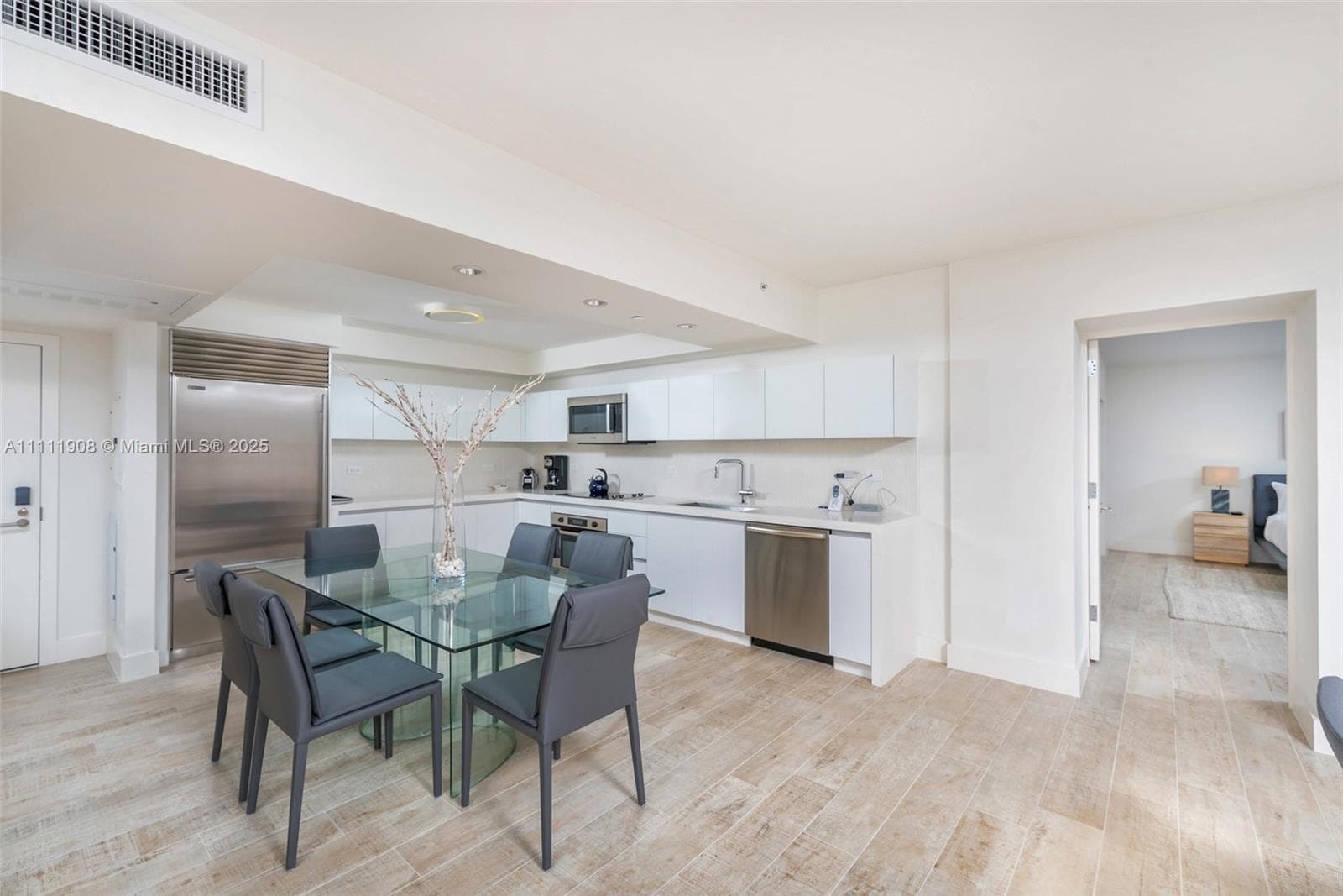 102 24th St # 1019, Miami Beach FL 33139 — 5