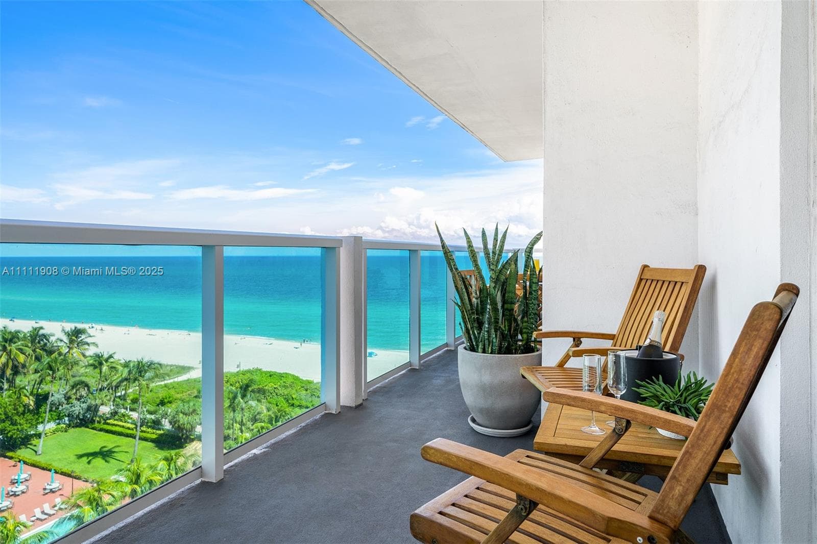 102 24th St # 1019, Miami Beach FL 33139 — 24