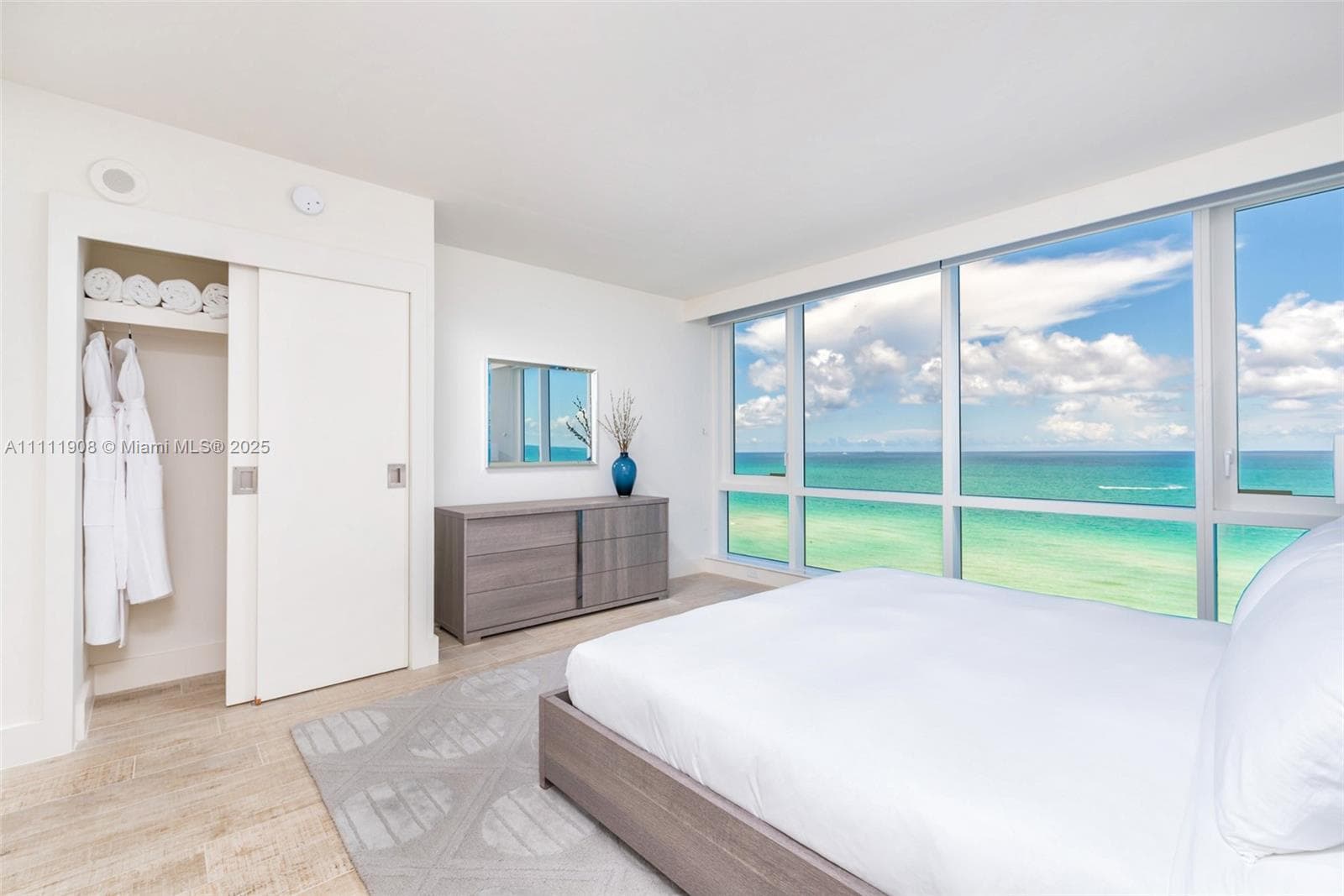 102 24th St # 1019, Miami Beach FL 33139 — 4