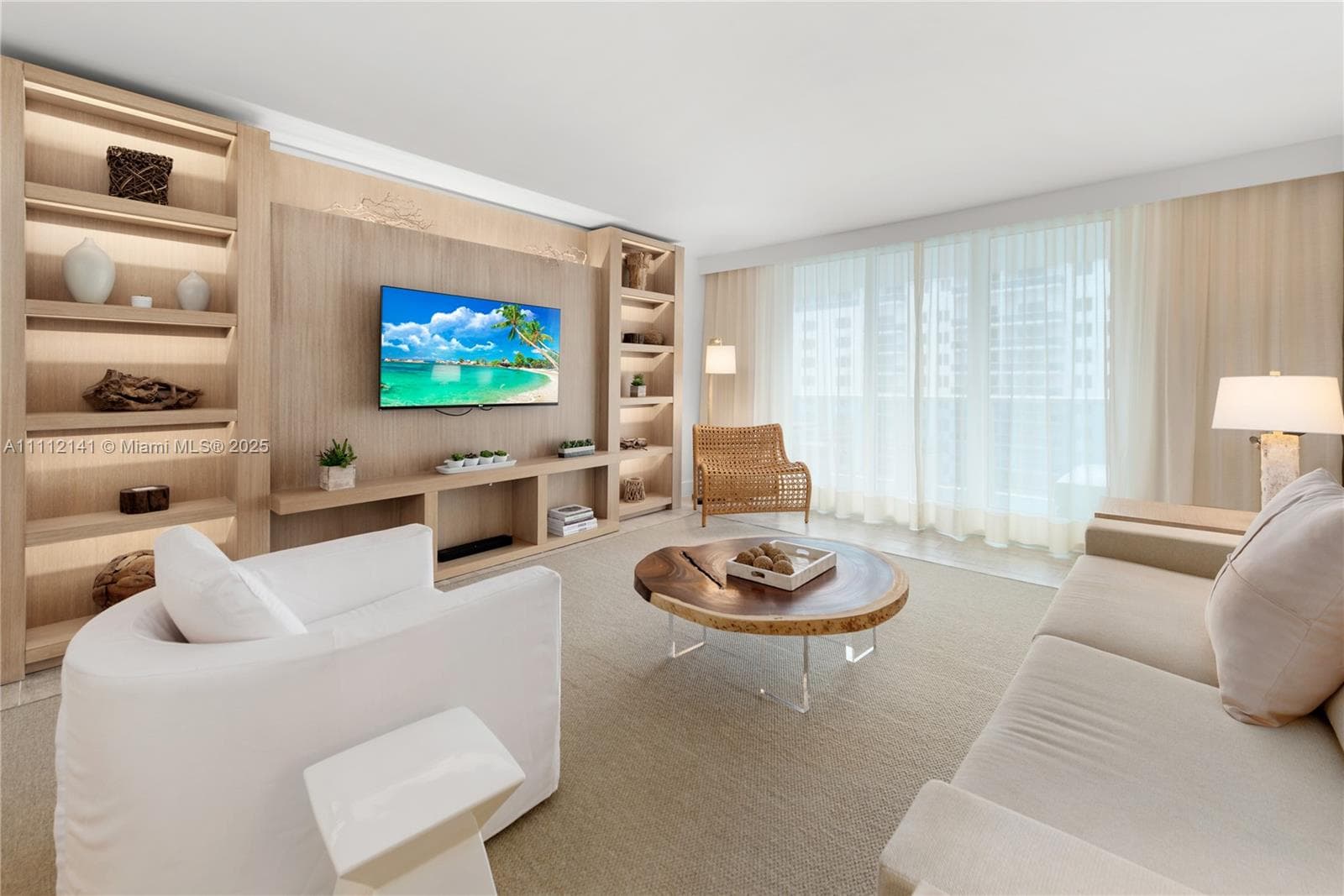 102 24th St # 1208, Miami Beach FL 33139 — 1