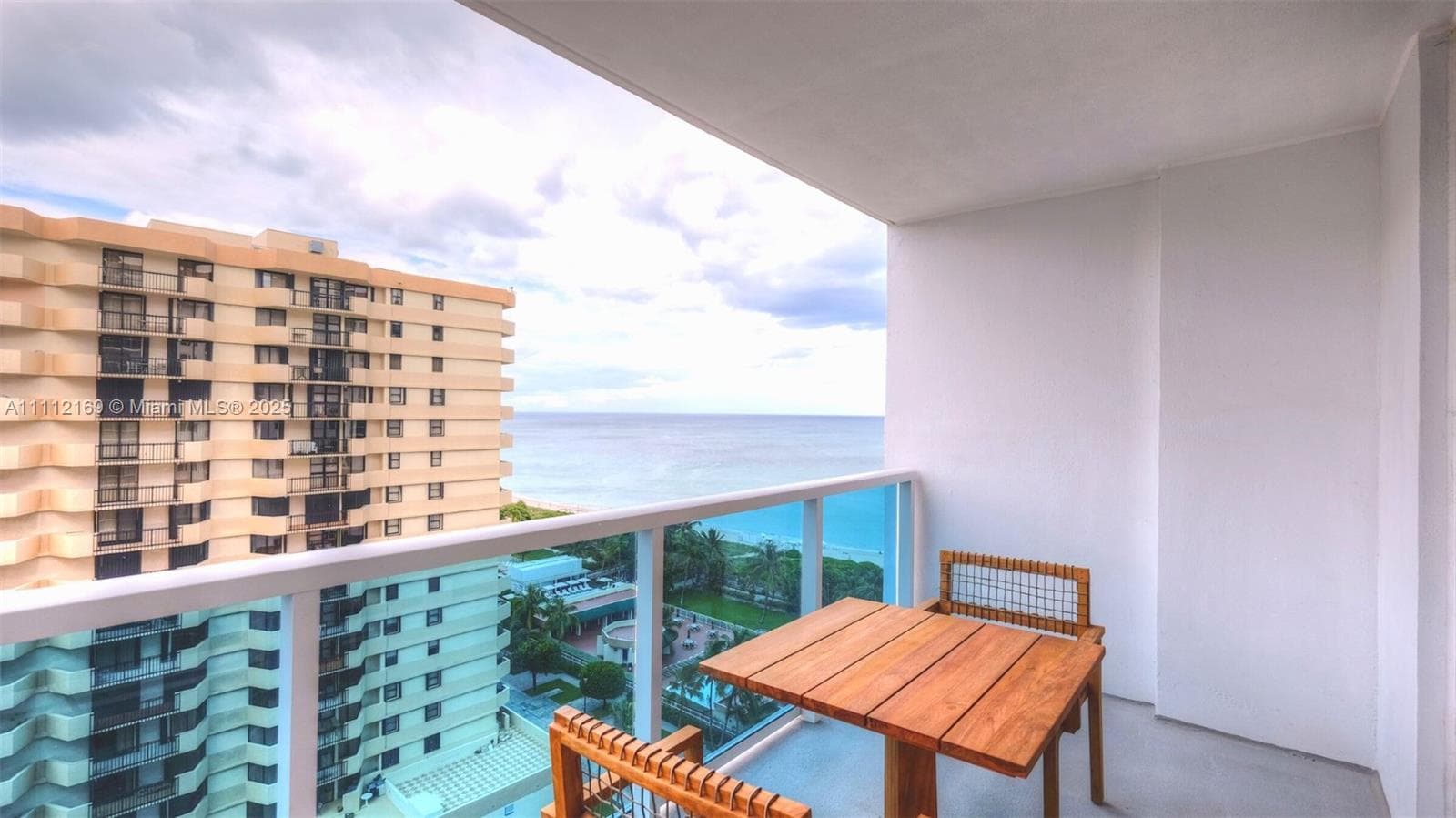 102 24th St # 1211, Miami Beach FL 33139 — 2