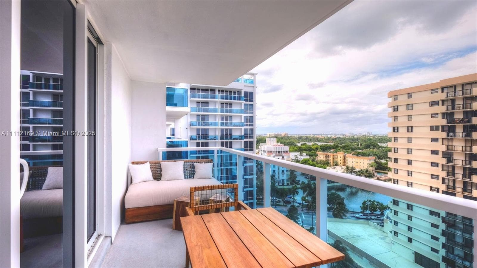 102 24th St # 1211, Miami Beach FL 33139 — 9