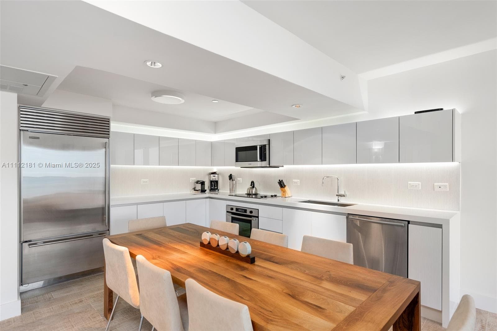 102 24th St # 1219, Miami Beach FL 33139 — 4