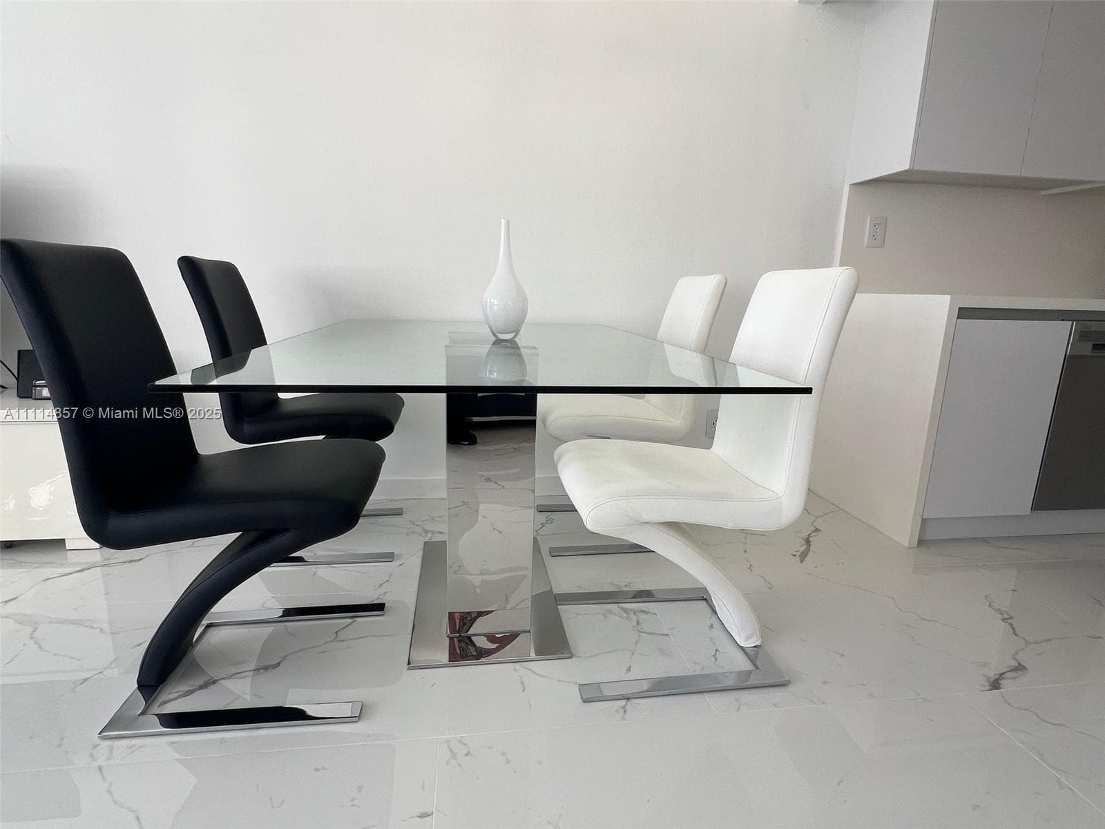100 Lincoln Rd # 1207, Miami Beach FL 33139 — 6