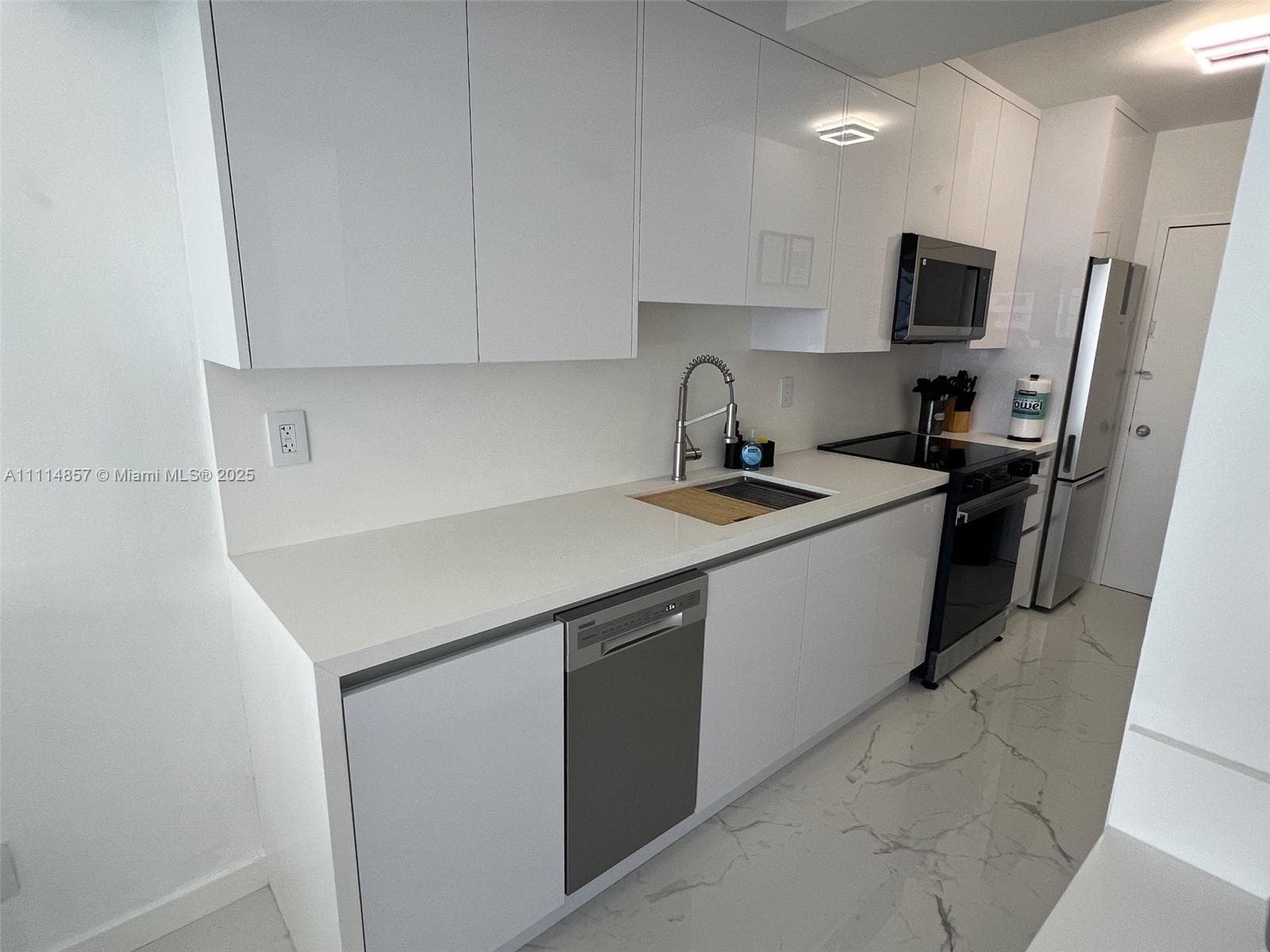 100 Lincoln Rd # 1207, Miami Beach FL 33139 — 7