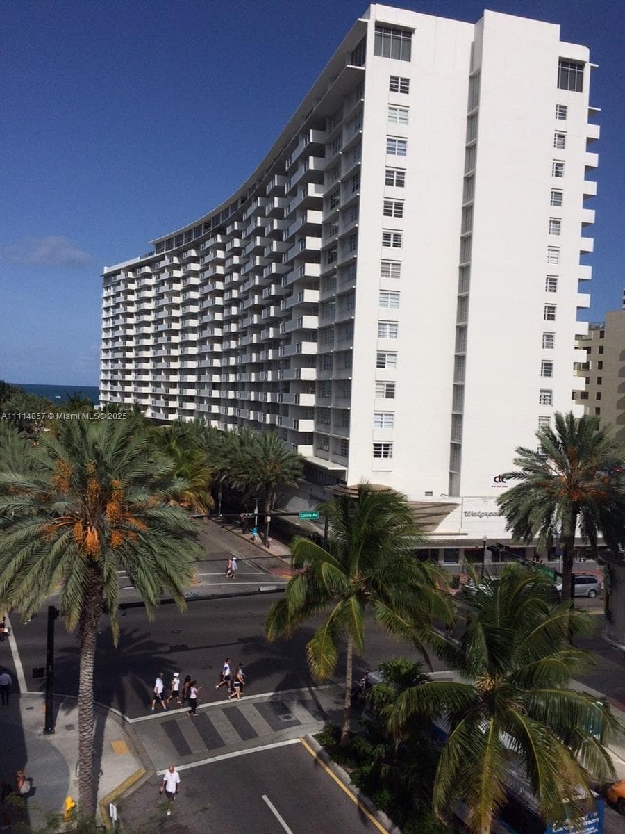 100 Lincoln Rd # 1207, Miami Beach FL 33139 — 1