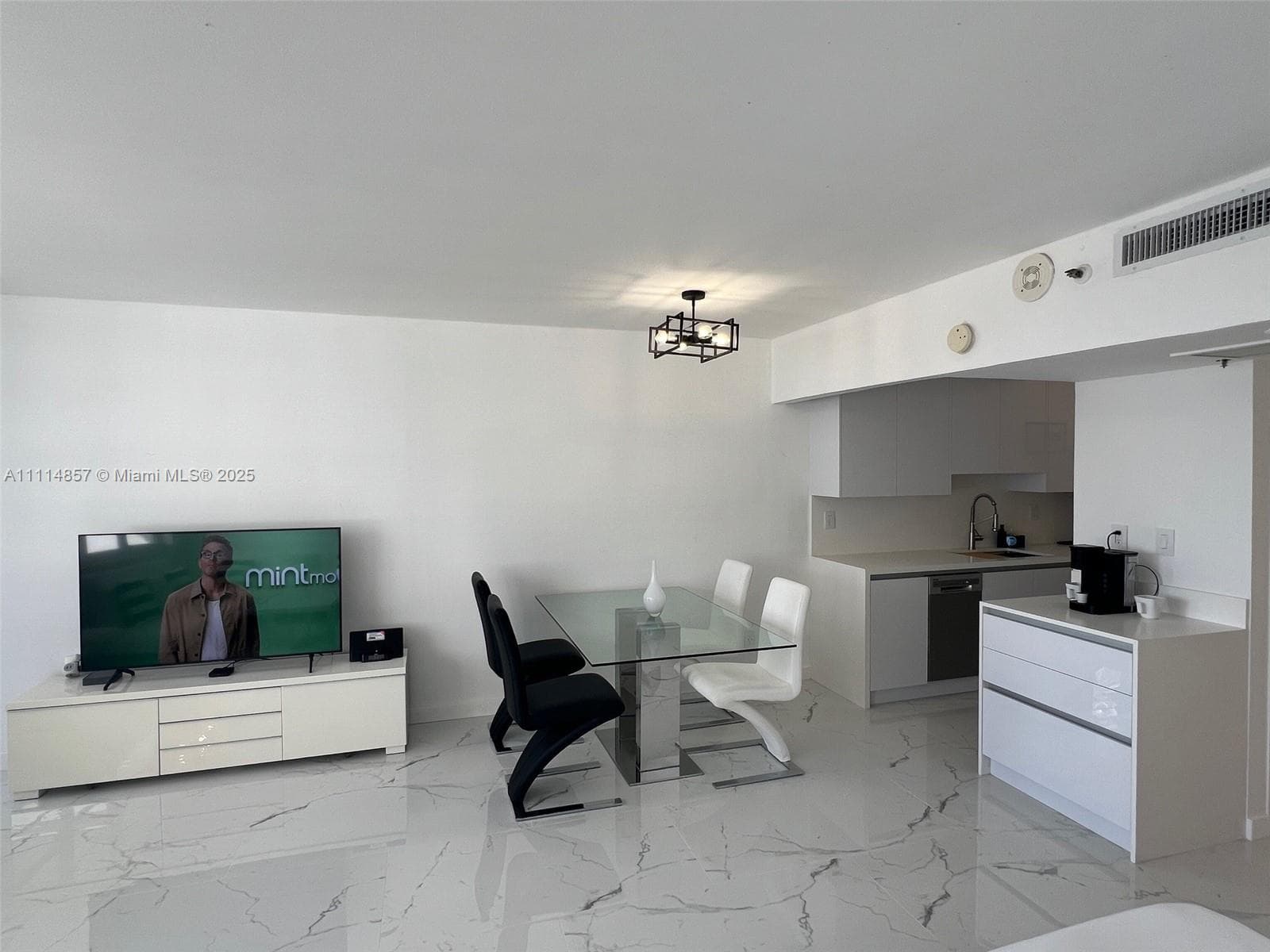 100 Lincoln Rd # 1207, Miami Beach FL 33139 — 5