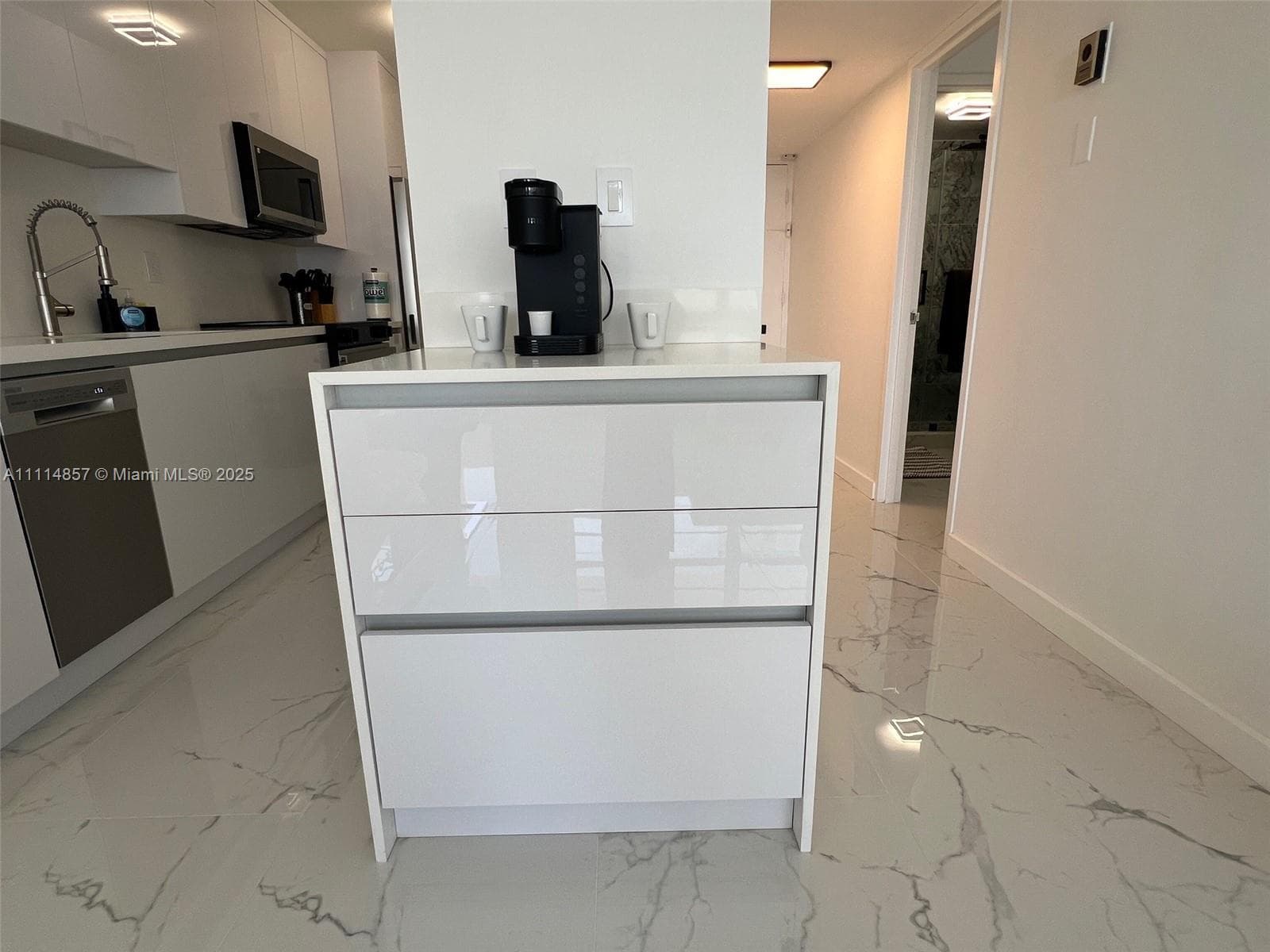100 Lincoln Rd # 1207, Miami Beach FL 33139 — 9