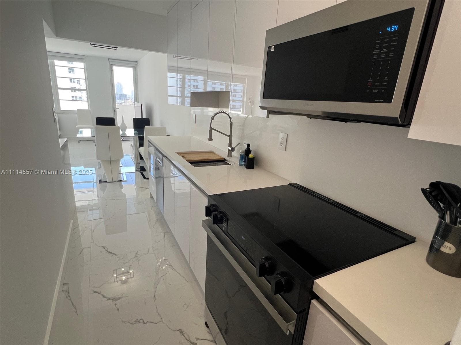 100 Lincoln Rd # 1207, Miami Beach FL 33139 — 8