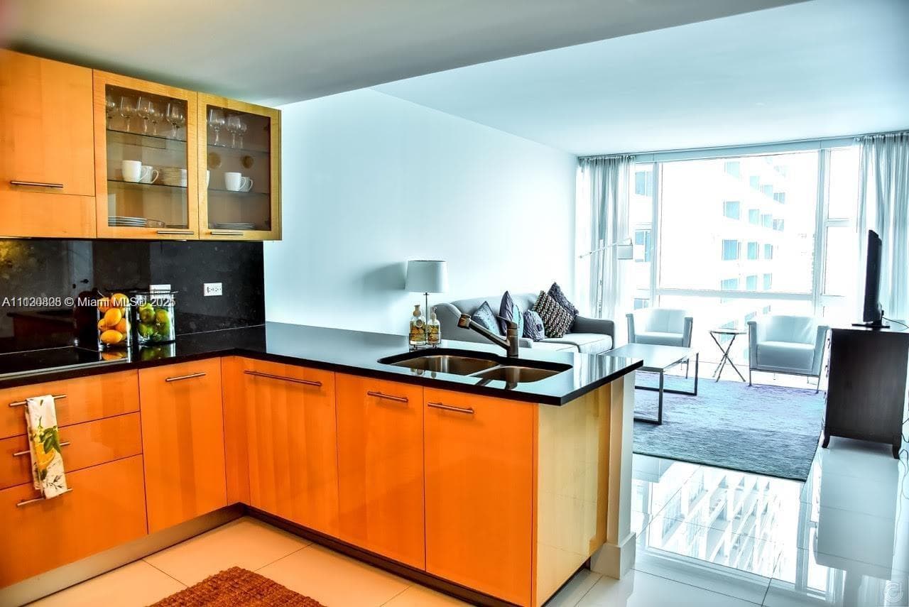 6801 Collins Ave # C1115, Miami Beach FL 33141 — 20