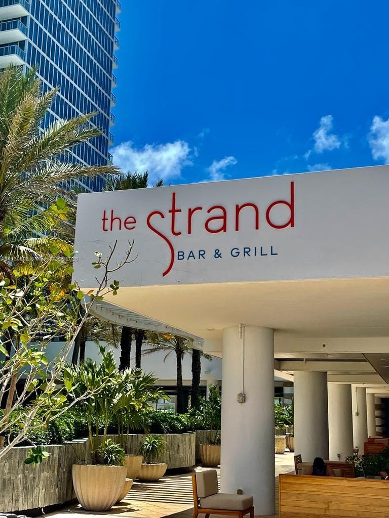6801 Collins Ave # C1115, Miami Beach FL 33141 — 9