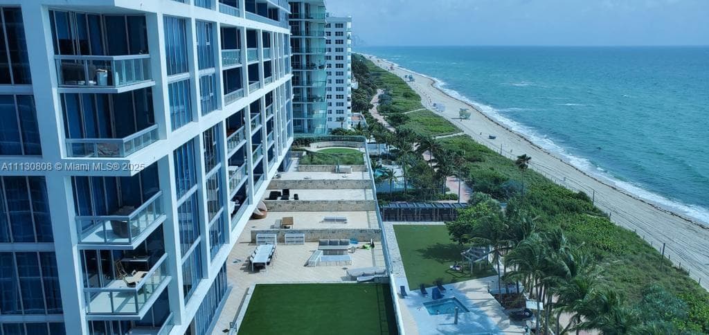6801 Collins Ave # C1115, Miami Beach FL 33141 — 34