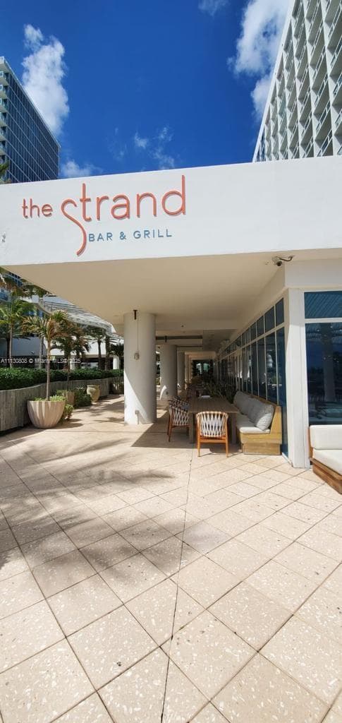 6801 Collins Ave # C1115, Miami Beach FL 33141 — 25