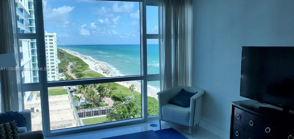 6801 Collins Ave # C1115, Miami Beach FL 33141 — 21