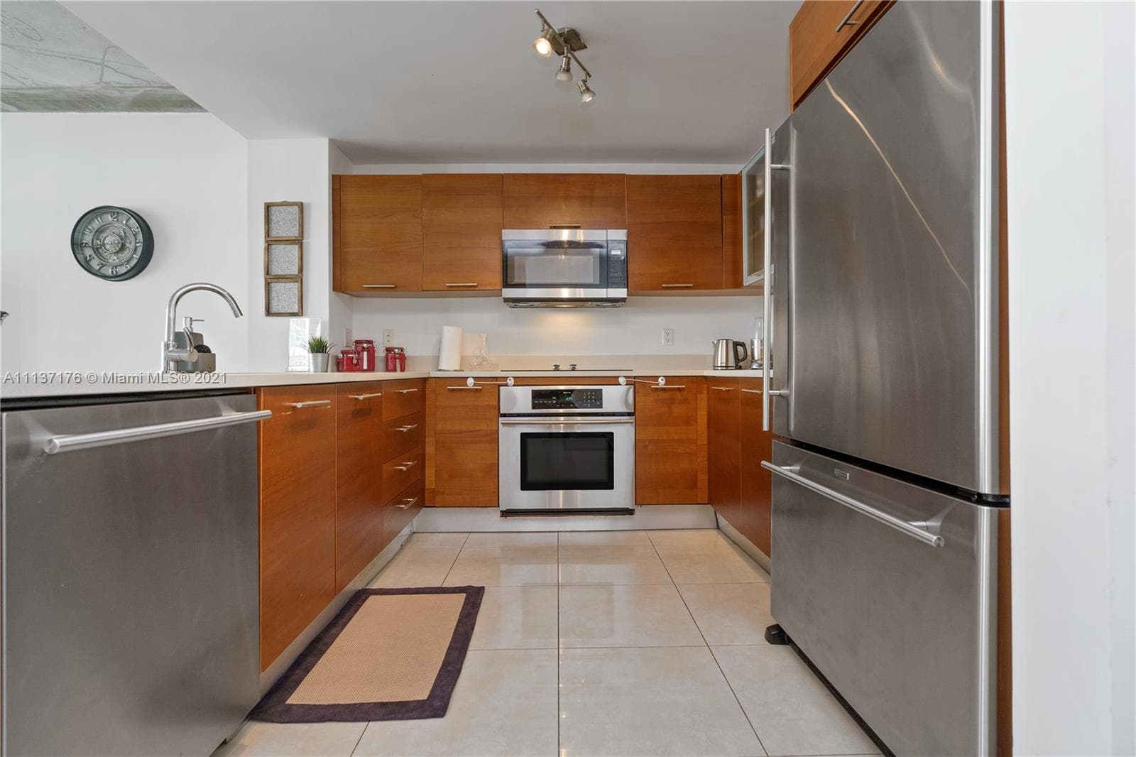 Midblock Miami Condo, Miami, FL — 2