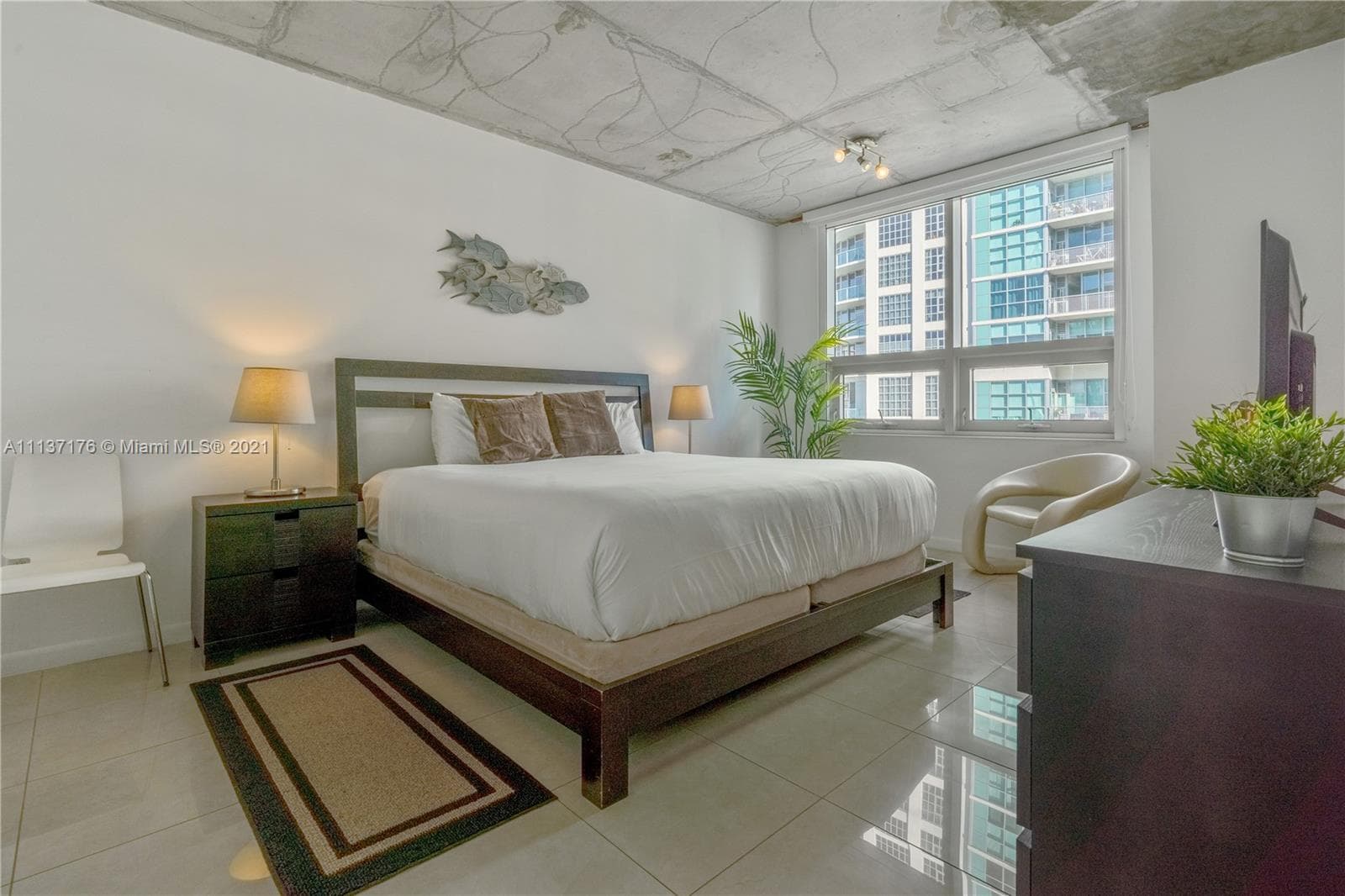 Midblock Miami Condo, Miami, FL — 13