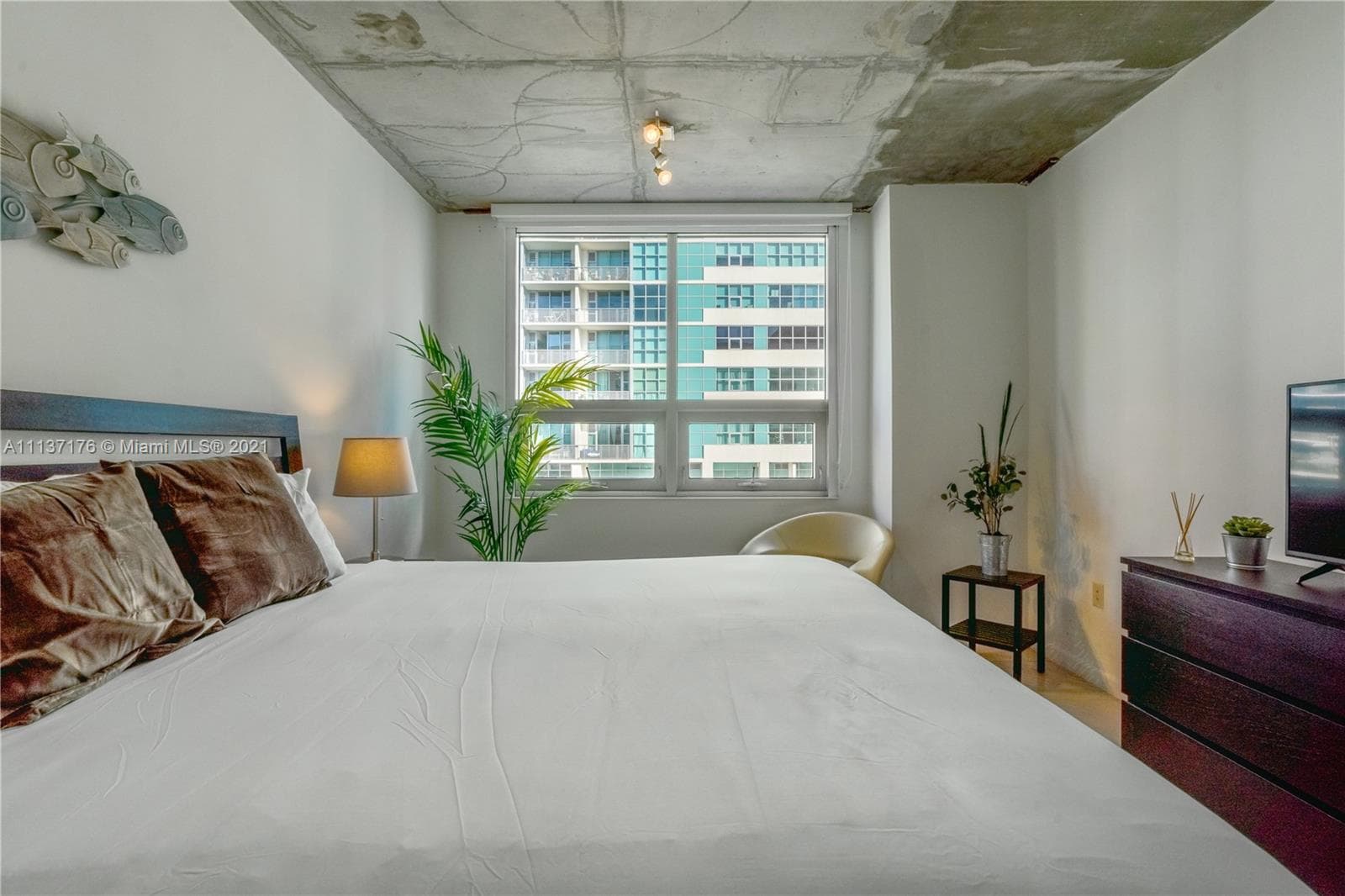 Midblock Miami Condo, Miami, FL — 17