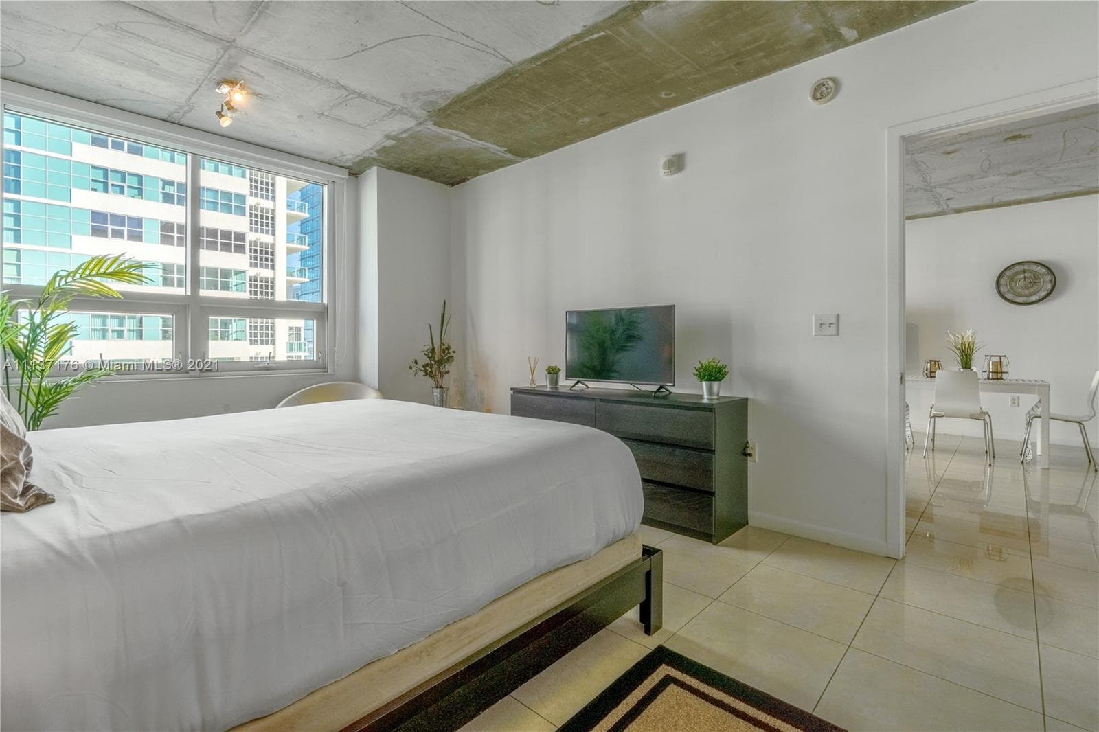 Midblock Miami Condo, Miami, FL — 16