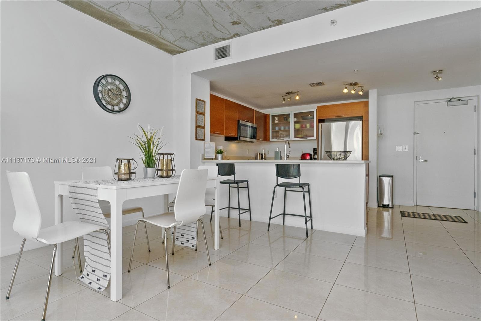 Midblock Miami Condo, Miami, FL — 10