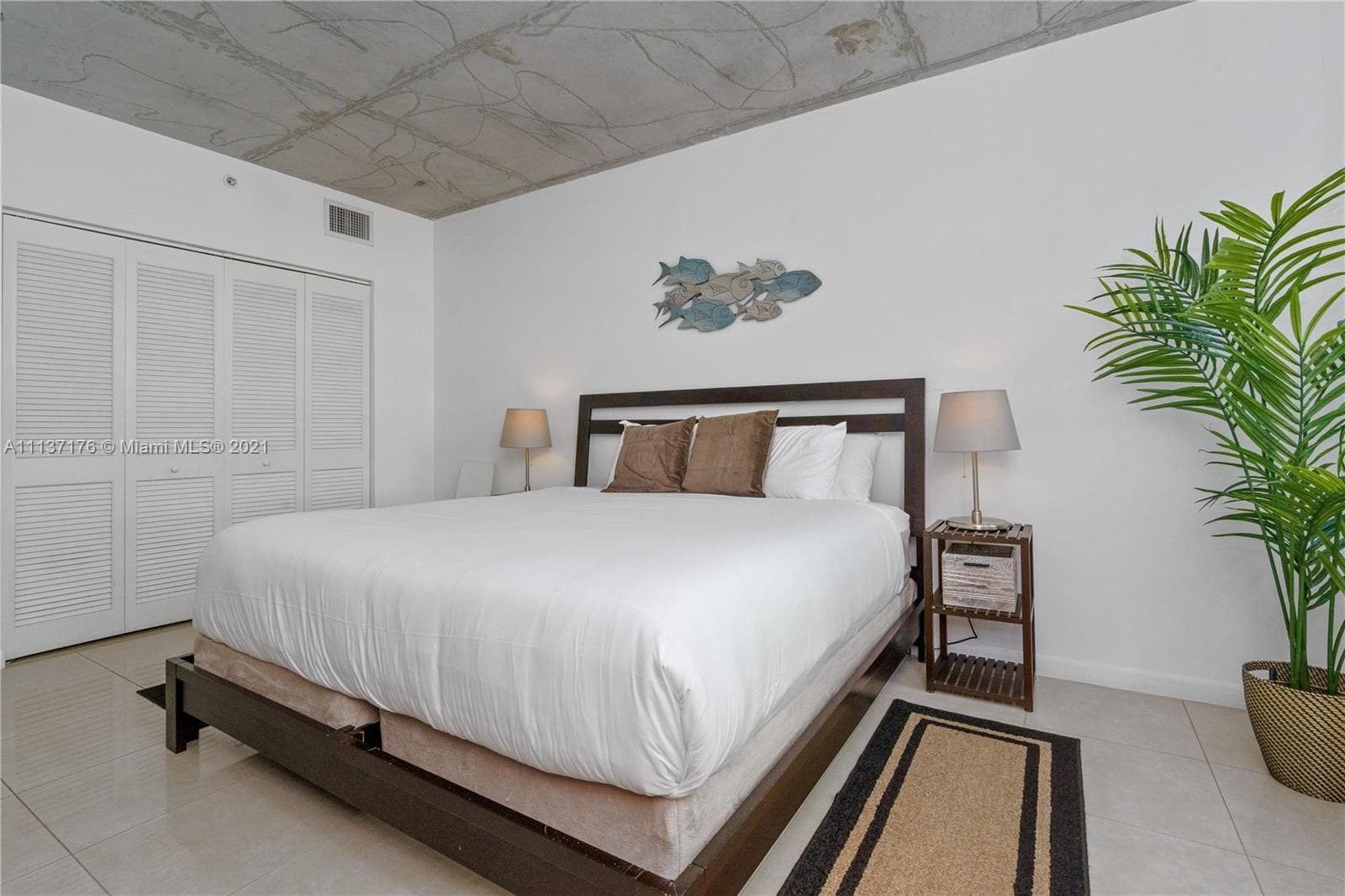 Midblock Miami Condo, Miami, FL — 15