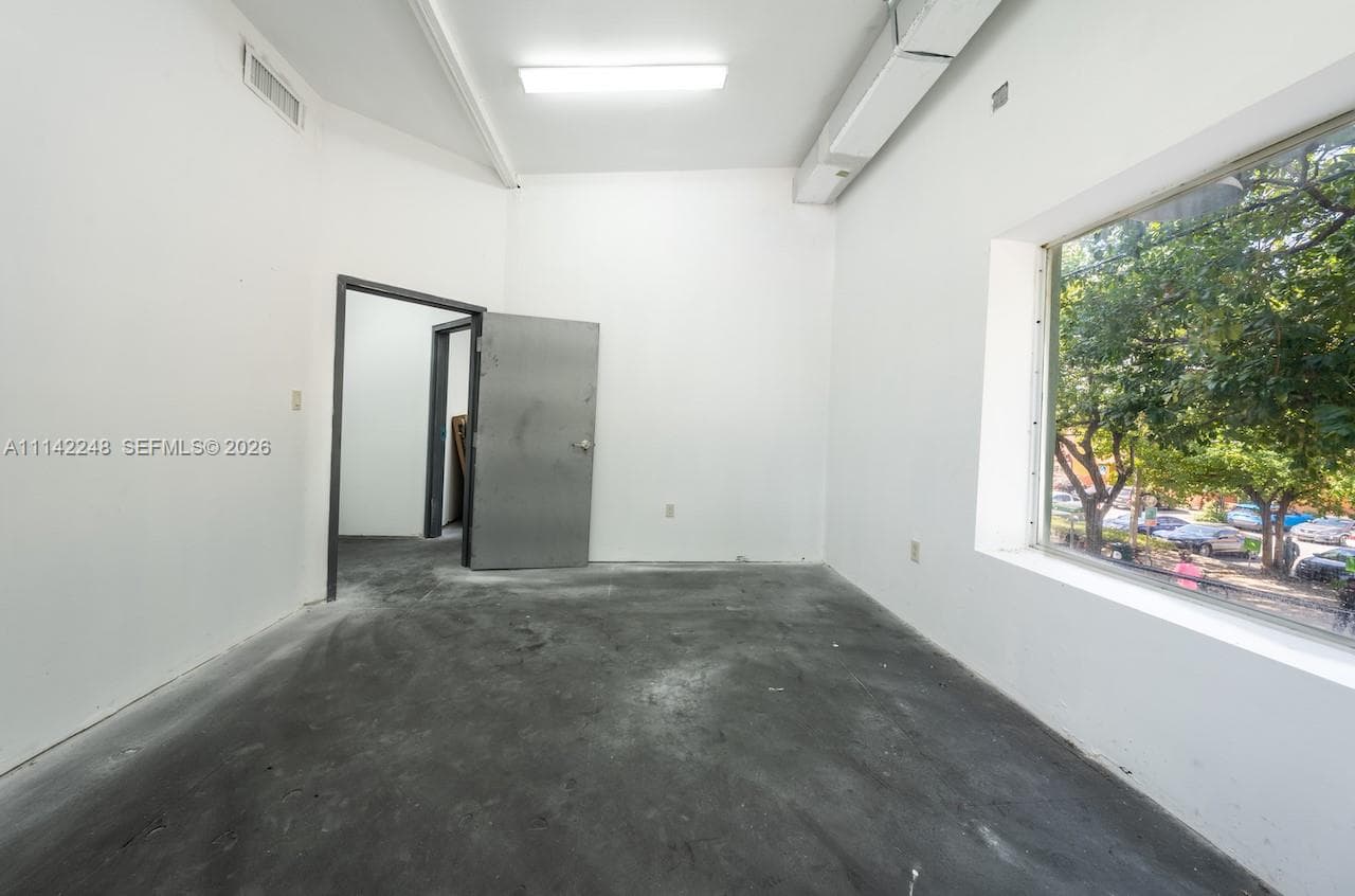 1525 NW 3rd Ave, Miami FL 33136 — 22