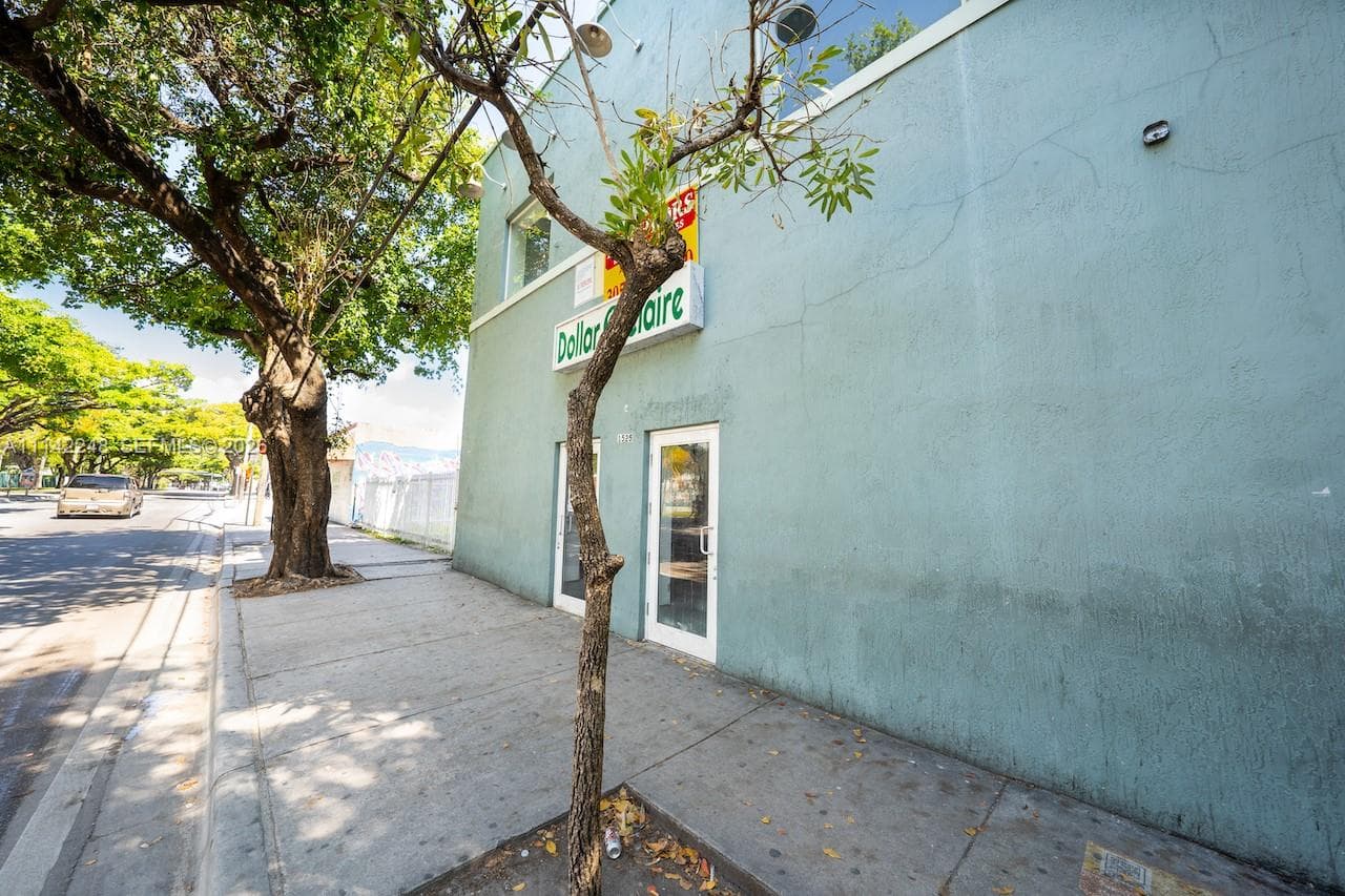 1525 NW 3rd Ave, Miami FL 33136 — 10
