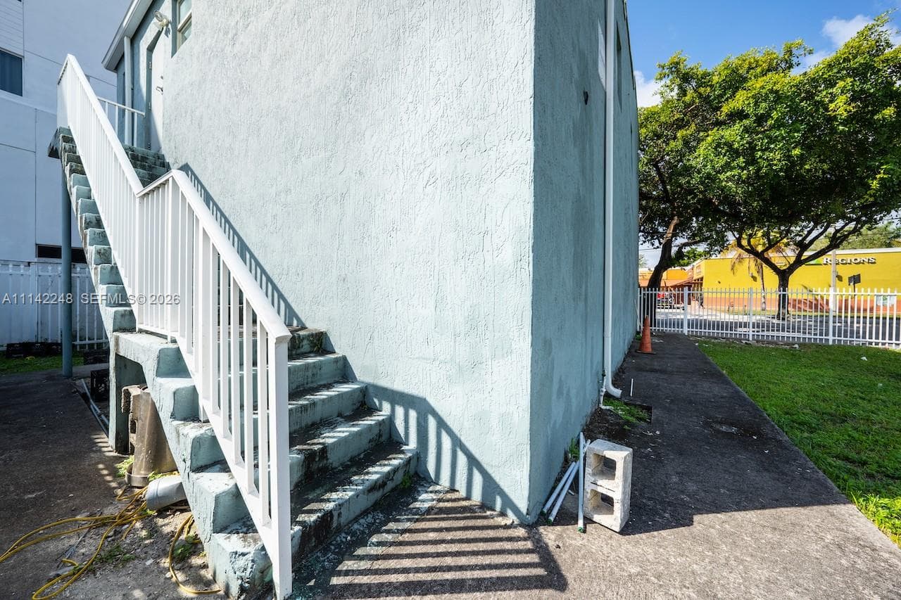 1525 NW 3rd Ave, Miami FL 33136 — 4