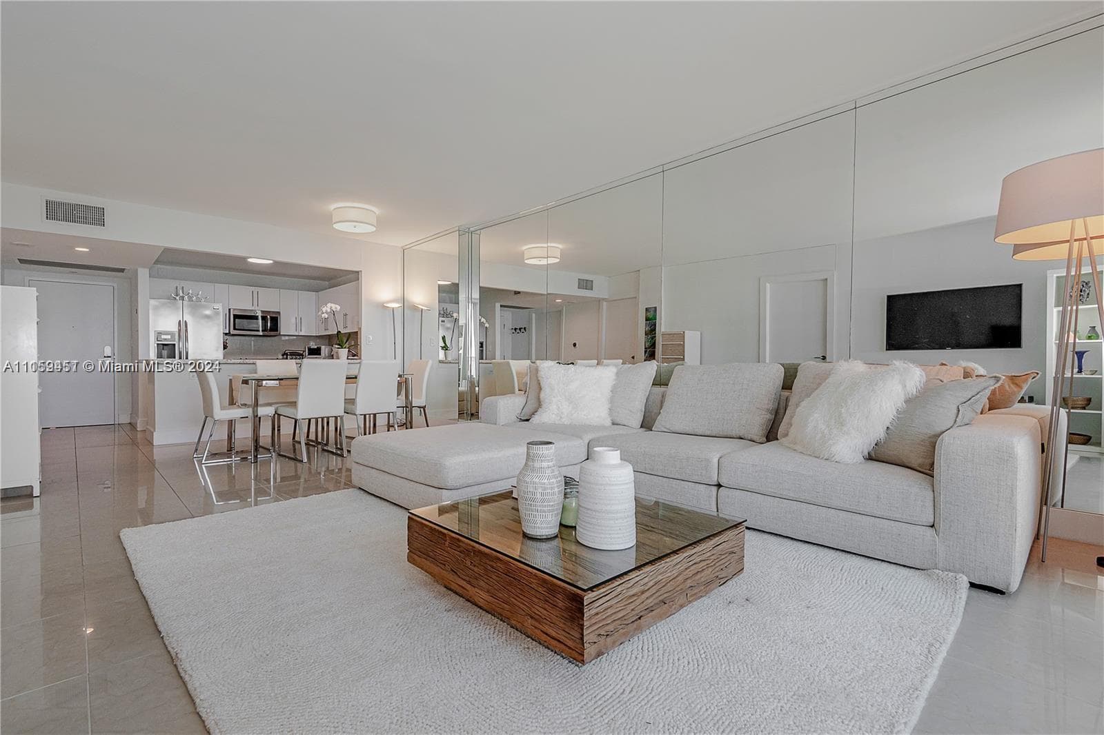 2301 Collins Ave # 938, Miami Beach FL 33139 — 23