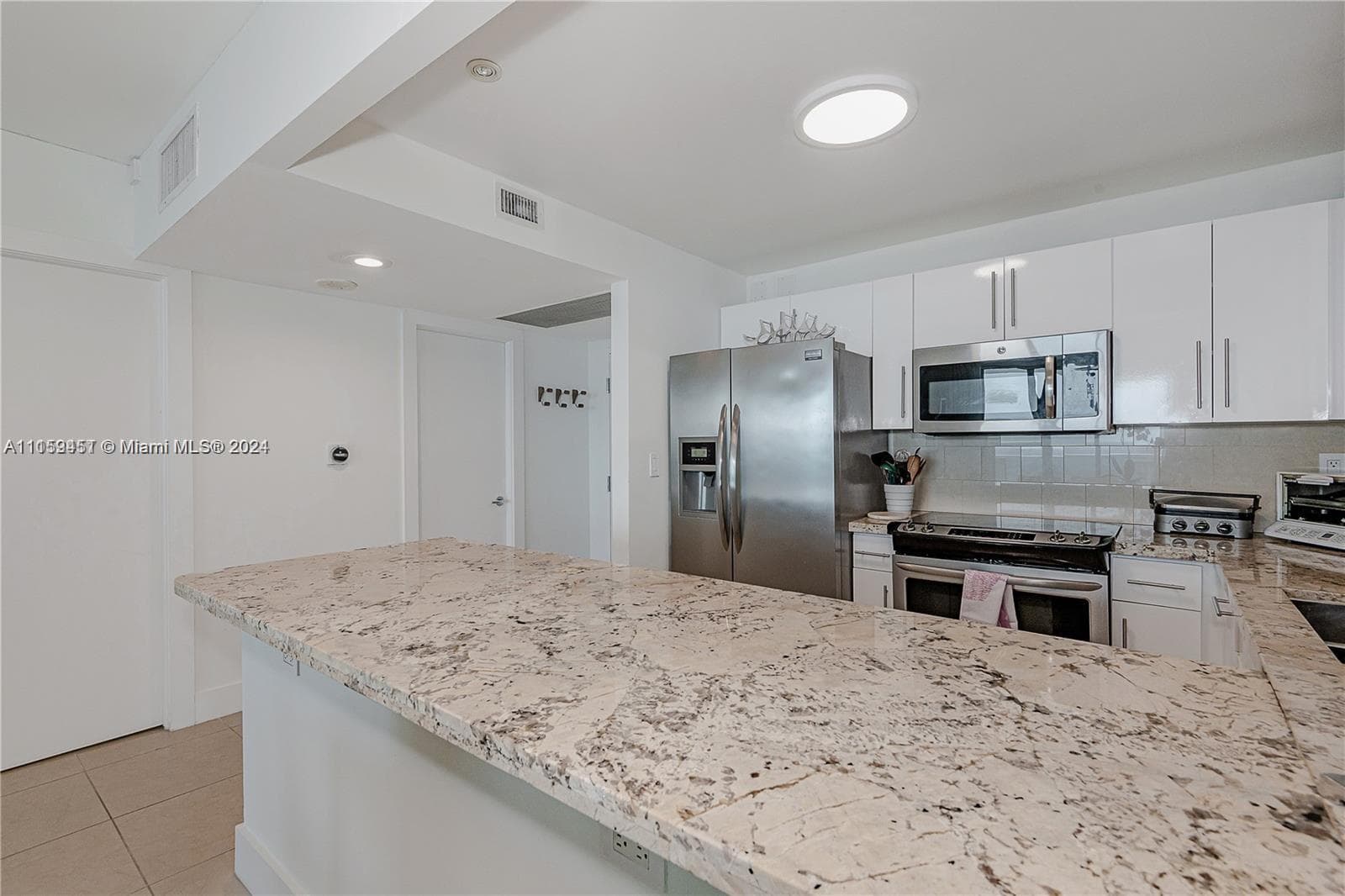 2301 Collins Ave # 938, Miami Beach FL 33139 — 17