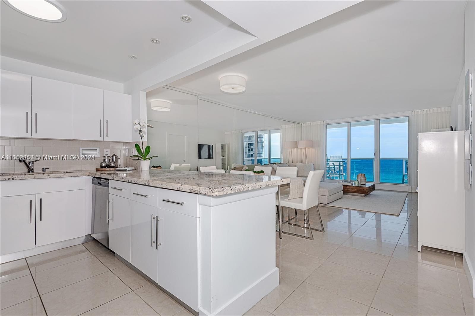 2301 Collins Ave # 938, Miami Beach FL 33139 — 16