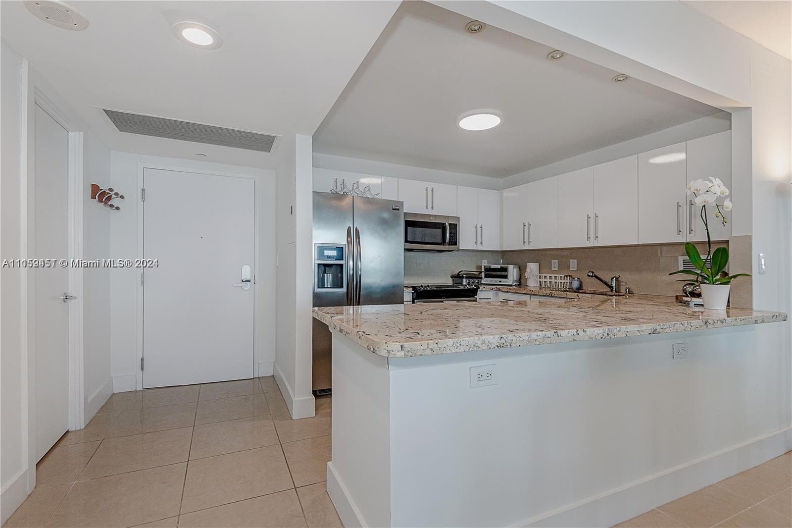 2301 Collins Ave # 938, Miami Beach FL 33139 — 18