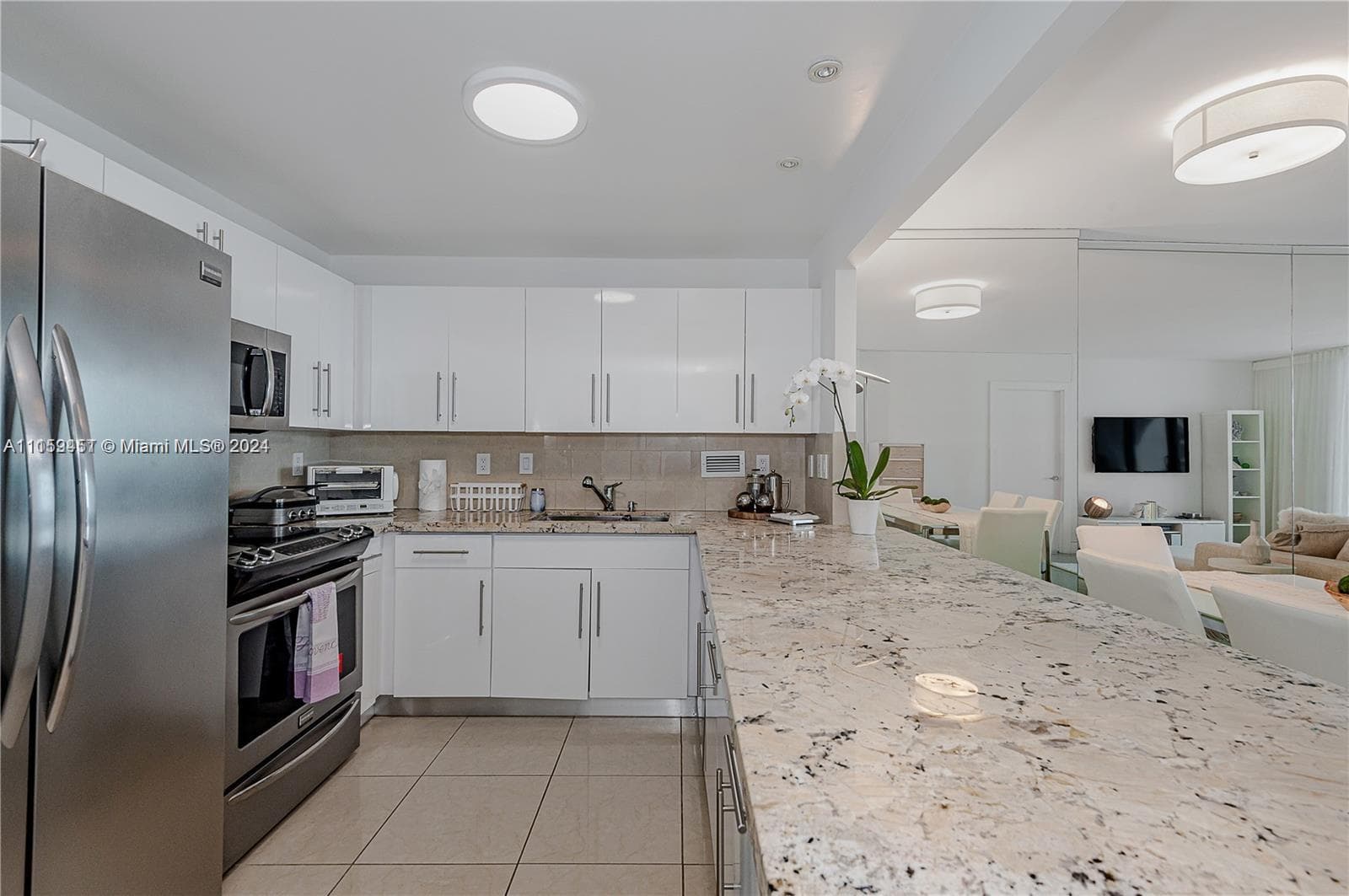 2301 Collins Ave # 938, Miami Beach FL 33139 — 15