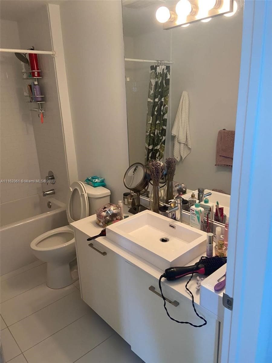 151 SE 1st St, Miami FL 33131 — 2